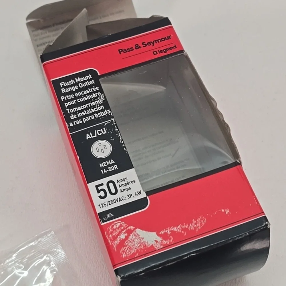 Legrand/Leviton 50-Amp Range Stove Outlet Flush Outlet 125v/250v